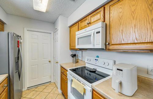 1 Mi to Denton Square Family Home with Fenced Yard! - Foto 11