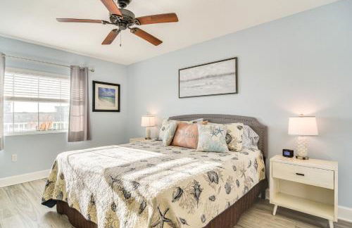 Waterfront Condo with Water Park, Walk to the Beach! - Foto 14