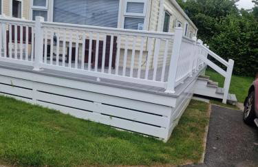 Lodge Sleeps 4 - Pet Friendly with Private Parking - Foto 10