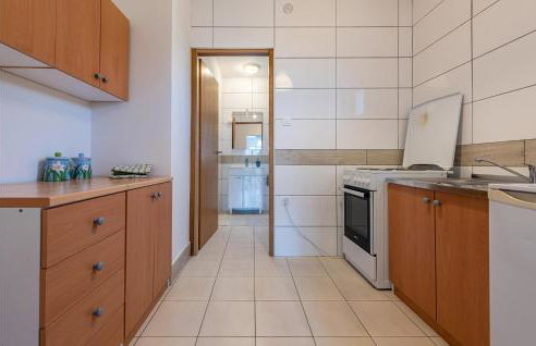 2 Bedroom Stunning Apartment In Novalja - Photo 5