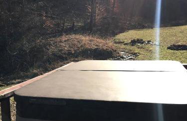 Stunning Getaway Cabin with Expansive Decks near Huntington, West Virginia - Foto 9