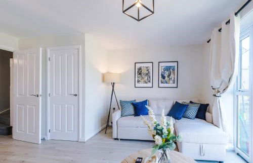 Liverpool-Halewood-Speke - NR Airport & JLR - Sleeps 8 - 5 Beds 1 sofabed 2 Bath Driveway Parking - Docks - Short 2 Long Stays - by Samina, ARZ Stays - Foto 15