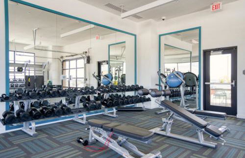 Blueground East Industrial pool nr Central Park SFO-2045 - Foto 25