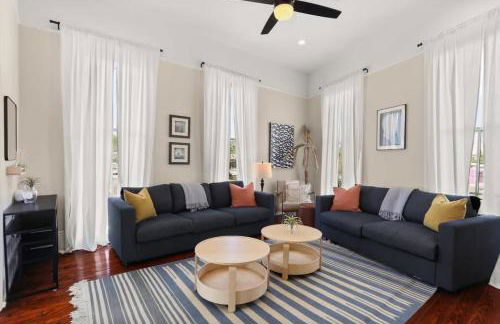 Marigny BD Surrounded by Music Food and Art - Foto 8