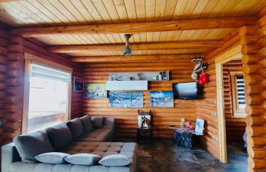 Wild House - Photo 13