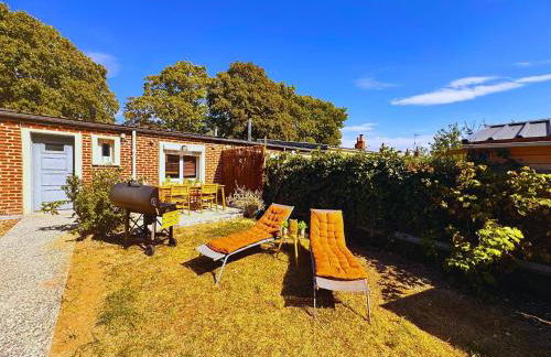 Maison Langevin 2-Bedroom House with Cozy Garden & Patio - Foto 9