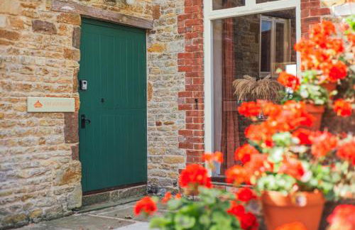 The Dovecote in Seaton, Rutland - Photo 39