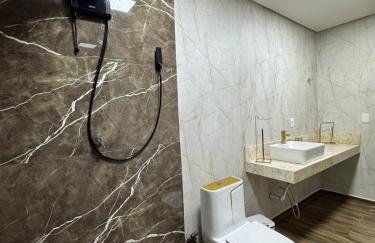 Moderno, Aconchegante e Perto de Tudo! - Foto 33