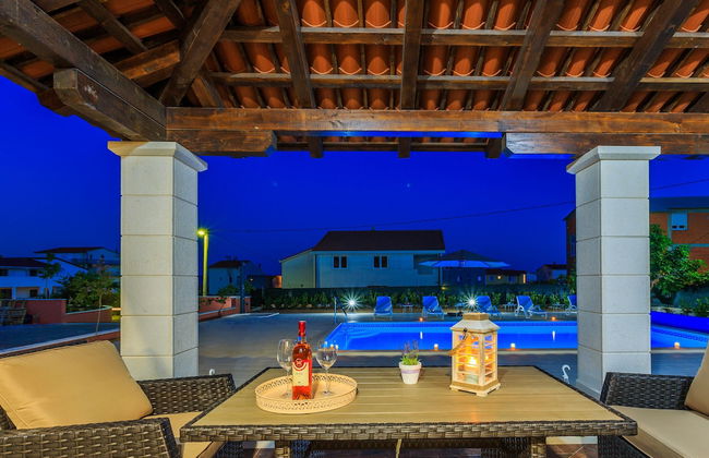 Villa Rusula - Foto 1