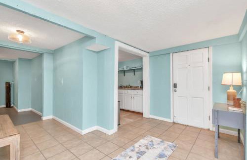 Sleep a Group of 7 in this Spacious Galveston Studio - Minutes to Beach! - Foto 3