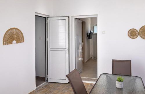 Salty Beach Cottage, 20m from Kini Beach - Foto 21