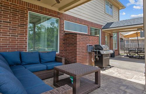 Upscale 4BR Cypress Home w Pool, Hot Tub, Theater, Sleeps 20 - Foto 43