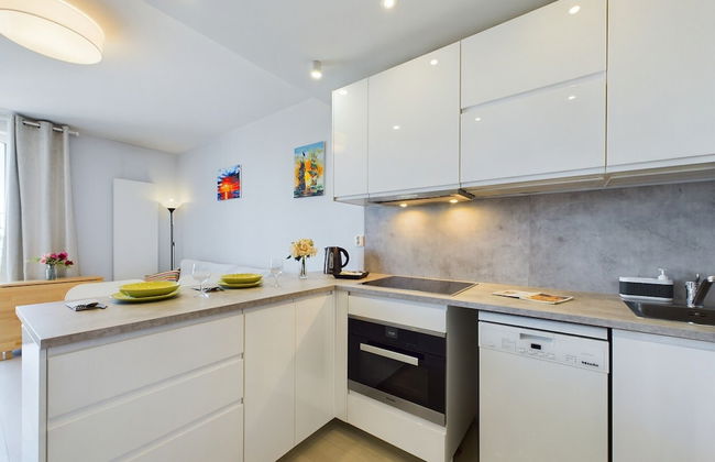 Apartment With Parking Gdynia by Renters - Photo 6