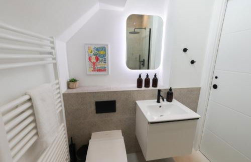 Tai Porth Llechog Bungalow by Birch Stays - Photo 27