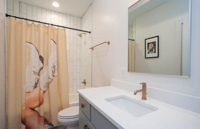 Franklin by Avantstay Trendy Townhouse in Great Location w/ Private Roof Top Patio - Foto 14