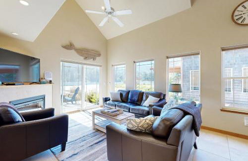 Howard's Lakehouse by the Sea - Foto 1