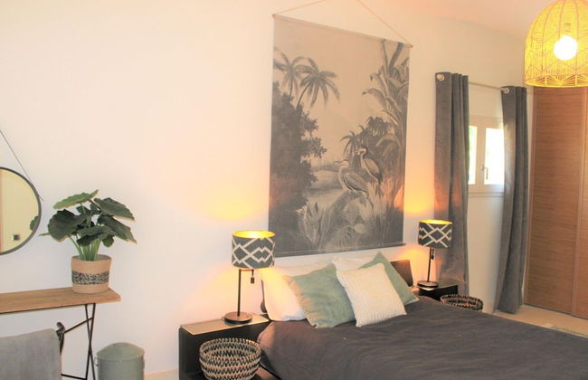 Holiday Home in Bagnols-en-foret With Pool - Photo 6