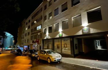 Goldstadt Classic Suite - City Apartament am Schlössle - Foto 13