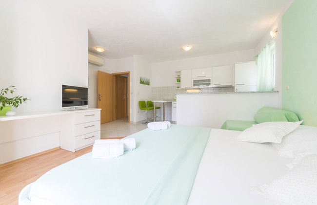Apartmani Nikolina - Photo 25