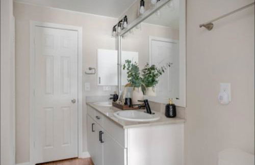 Luxury Apartment in Bricktown Riverwalk - Photo 11