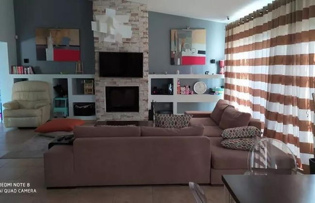 Luxurious 6 Bedroom Villa In a Great Location - Foto 13