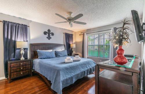 HARRY POTTER LIVES HERE! Unforgettable Home, Pool, Sleeps 8, Near Dis, LOW Rates! - Foto 63