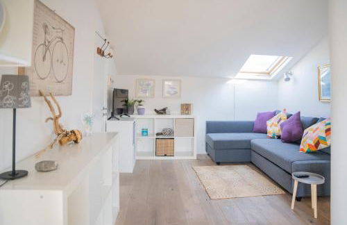 049 - Attico ELEGANTE, 10 minuti a piedi da MARE e SPIAGGIA - POSTO AUTO PRIVATO GRATIS - Foto 16