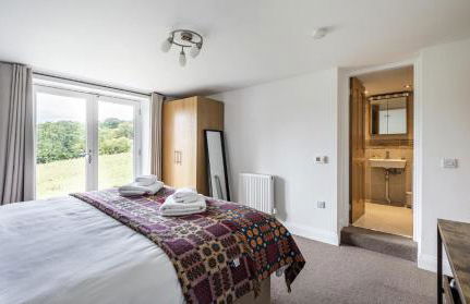 Stunning Barn Conversion with HOT TUB and ALPACAS - Ty Cerrig Barn - Photo 33