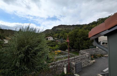 Maison rénovée avec terrasse et balcon à Polignac - FR-1-582-539 - Foto 17