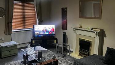 Brades Rise House - 3 bedroom house with 2 toilets with a private garden - Foto 5