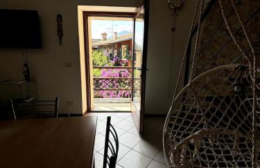 Mansarda con balcone nel cuore di Brenzone sul Garda - Foto 9