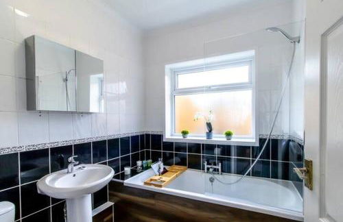 Open Mind Property - Luxury House & Free Parking - Foto 12