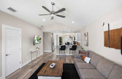 5 Minutes to Beach and Downtown Fire pit Grill - Foto 3