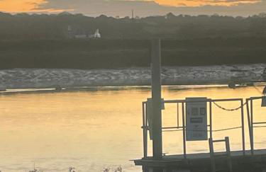 Charming Tudor riverside house - Foto 2