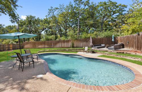 DFW Mid-Cities Oasis with Pool, Hot Tub and Fire Pit - Photo 35