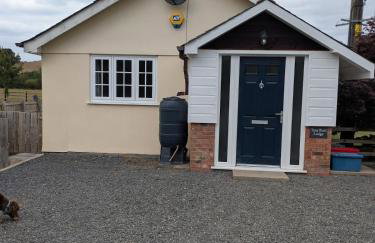 Tanyfford Lodge, Abermule, Mid Wales, SY15 6NT - Foto 1