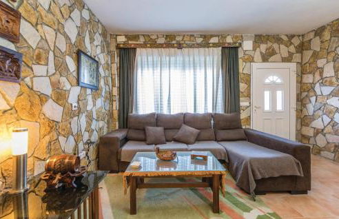 2 Bedroom Nice Home In Puig Ventos - Foto 13