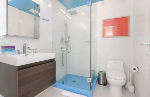 Roami at 250 Collins - Foto 128