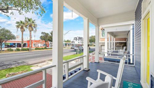 Cozy Home Near Downtown with a Pool and Fire Pit - Foto 5