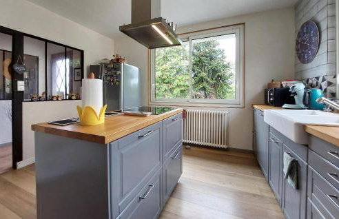 3 Bedroom Gorgeous Apartment In Confolens - Foto 8