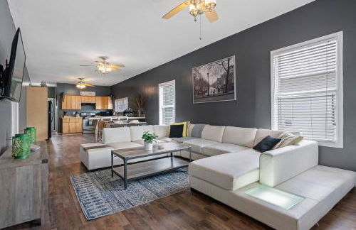 Wonderful 3 Bed 2 Bath House in Heart of YBOR City - Photo 7