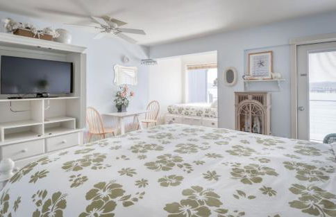 Coastal Garden - Anchor Pier Lodge - Photo 13