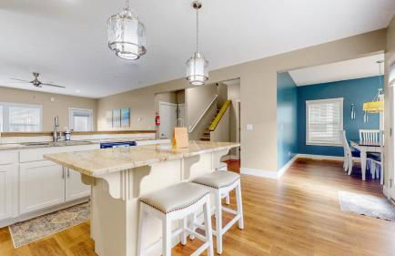 Spacious Dog-Friendly Getaway with Year-Round Pool & Hot Tub - Foto 17