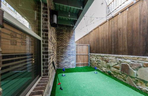 Luxury Oasis - Glam Decor, Putting Green, Arcade Fun & EV Station - Foto 67