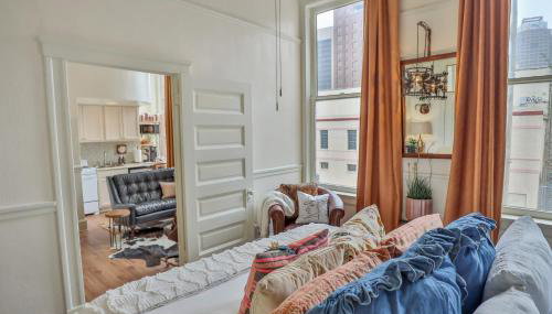 Riverwalk Gem-Stylish Downtown Escape with Views - Foto 4