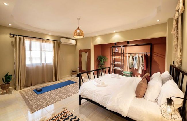 Xuru Stays I Play Foosball & Do Yoga - 1 BR Apt. 5 Min To Airport - Foto 7