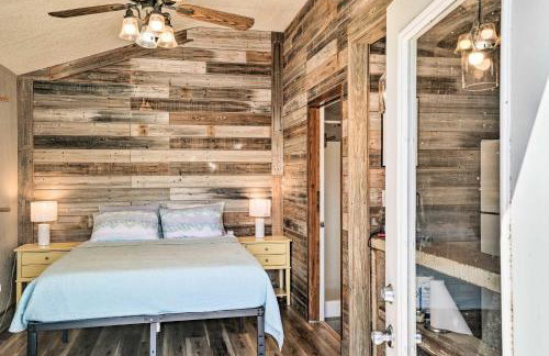 Guadalupe Riverfront Studio w/ Private Balcony - Foto 8