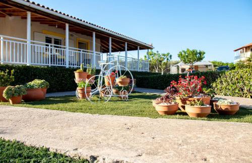 Fully Equipped Beach House at Pachia Ammos Plytra - Photo 1