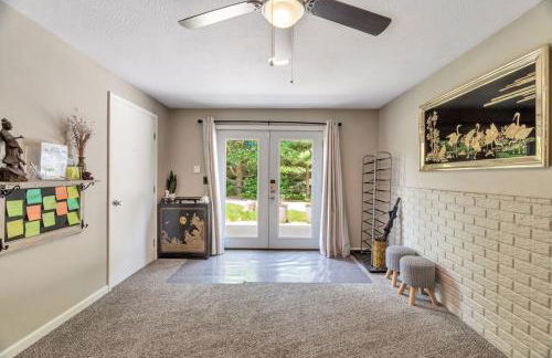 Moon River Smart-Suite near Interstate 44 and Airport - Photo 22