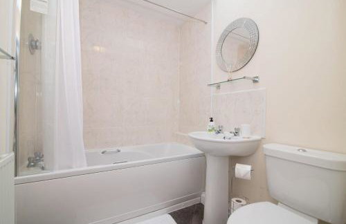 Lovely Two Bed detached house with Parking - Foto 33